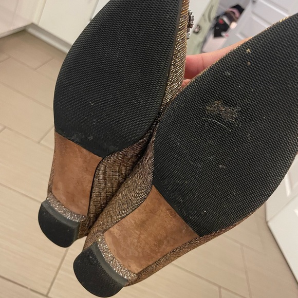 Manolo Blahnik Gold Glitter Hangisi Flats in Sz 40 - Picture 2 of 4
